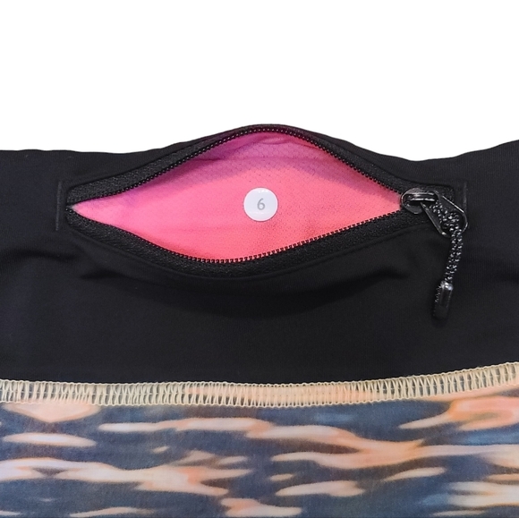 Lululemon Run Speed Shorts Tiger Water Multi Sz. 6 EUC!! - Picture 8 of 9